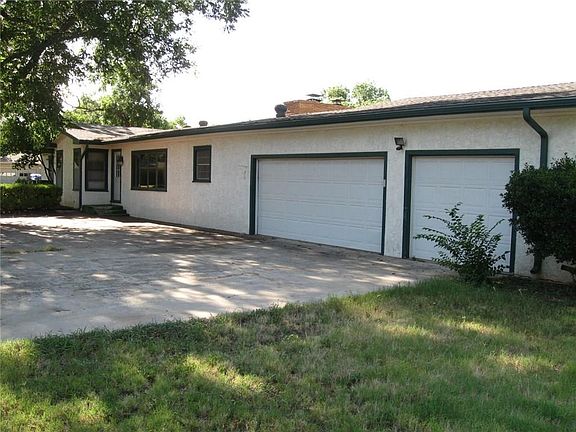 4th image of 834 S Leggett Dr