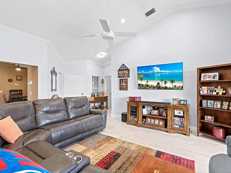 8486 Heather Pl — Photo 11