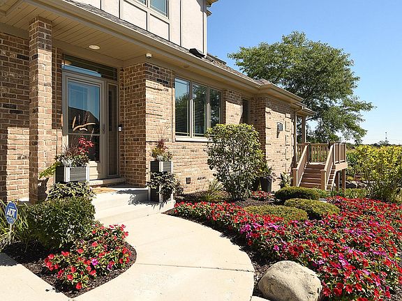 3rd image of 14747 S Clover Ln