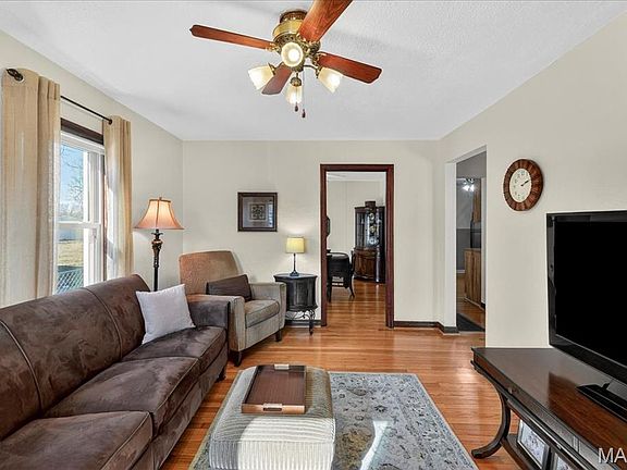 3rd image of 10027 Lackland Rd