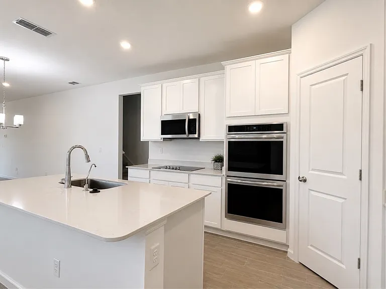 67 Old Bull Bay Ct — Photo 2