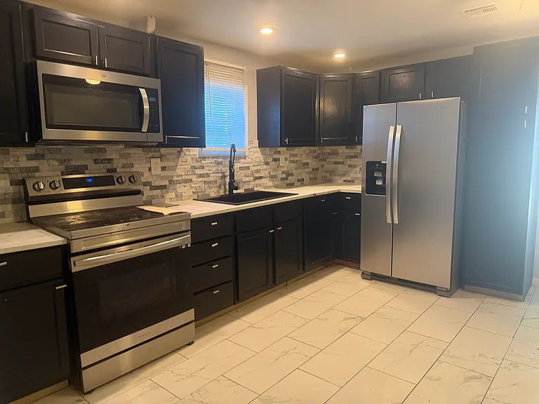 1501 S Prospect Ave — Photo 3