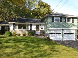 115 Hyde Pkwy, Palmyra, NY 14522