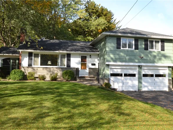 115 Hyde Pkwy, Palmyra, NY 14522