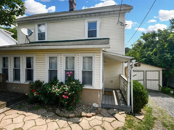 224 Woodridge St, Morgantown, WV 26505