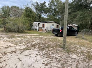 200 Scott Ave, Interlachen, FL 32148