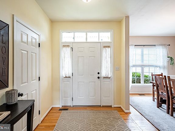 4th image of 141 Ryhill Dr
