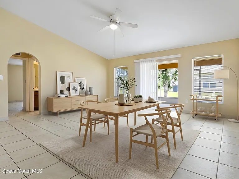 1406 Martinez St SE — Photo 8