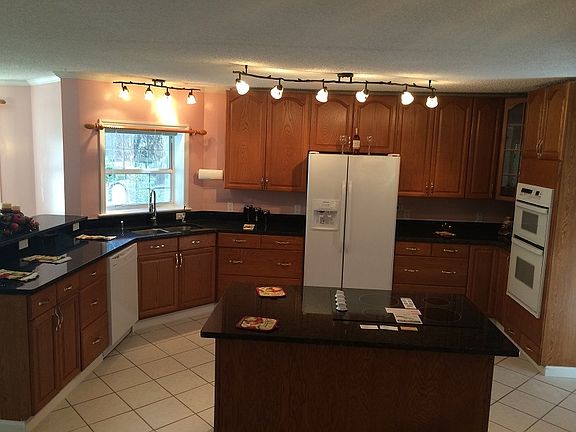4th image of 2203 Grayson Dr