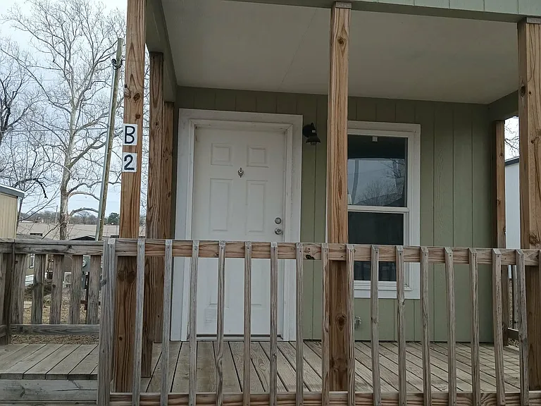 245 SE 29th St #B2 — Photo 5