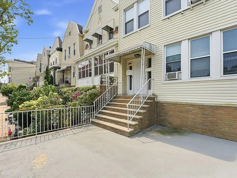 169 Zabriskie St #1 — Photo 1