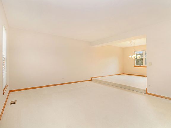 4th image of 203 Cambridge Dr