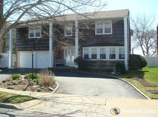 324 Harbor Dr, Lido Beach, NY 11561
