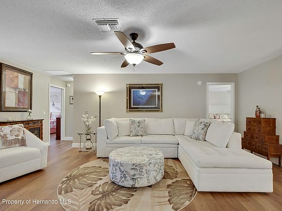 5th image of 7052 Sparkling Creek Ct