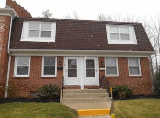 141 Creekside Dr, Amherst, NY 14228