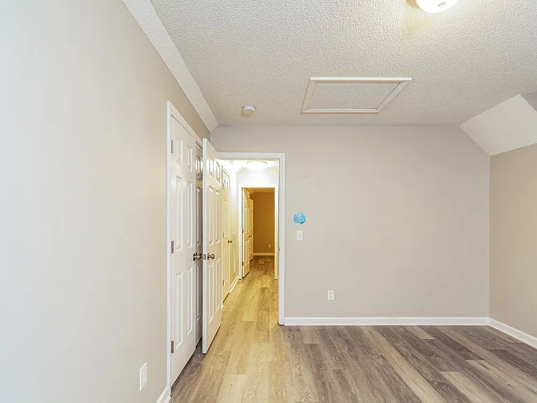525 Hidden Cellars Dr — Photo 15