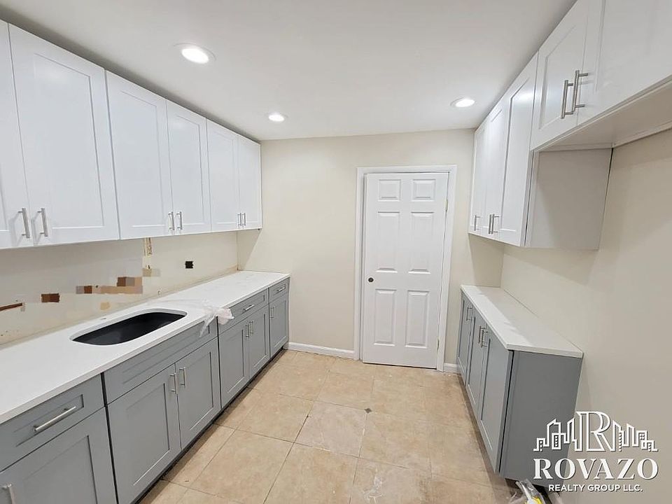 1st image of 27 Highland Ave Floor 1