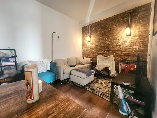 Rented by RELEASE NY | media 1