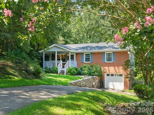 21 Laurel Park Dr, Arden, NC 28704