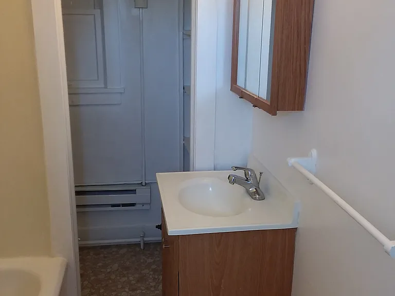 Full bathroom