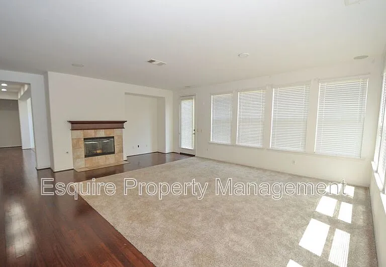 13735 Blue Ridge Way — Photo 3