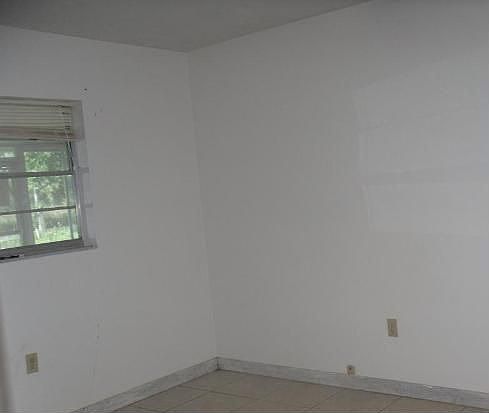 4th image of 105 Parkview Dr