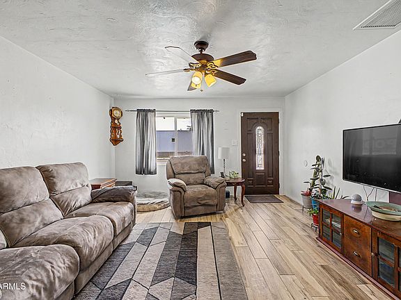 3rd image of 3014 W SOLANO Drive S