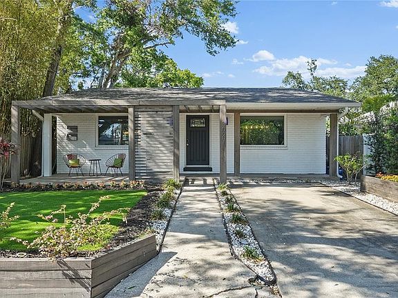 3rd image of 3027 BURLINGTON AVENUE N