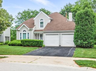 421 Concord Ln, Elk Grove Village, IL 60007