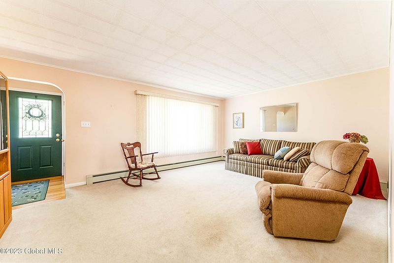 3rd image of 10 Harmon Road