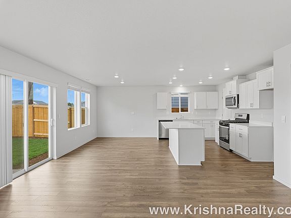 5th image of 4984 Columbus Ave NE