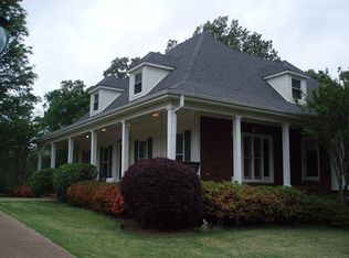 8050 Hunters Creek Dr, Olive Branch, MS 38654