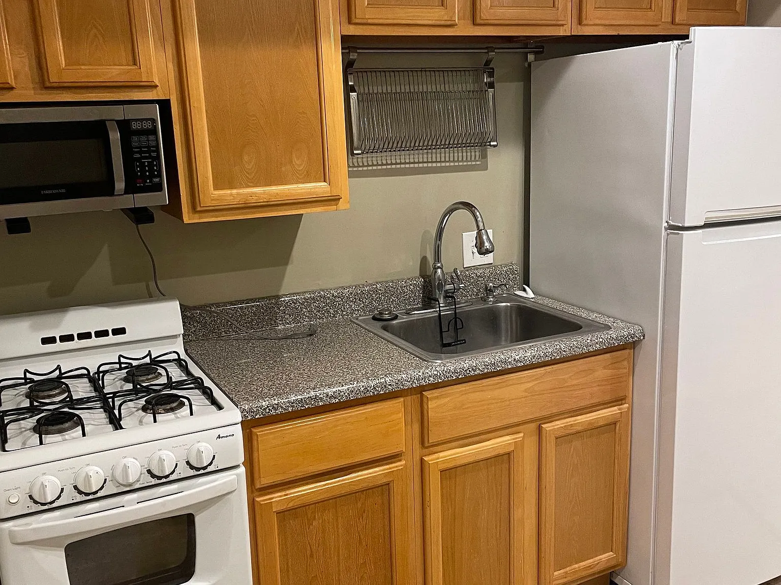 1 bed, 1.0 bath, 650 sqft, $1,500 — Photo 2