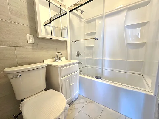 Rented by Voro Purple LLC | media 14