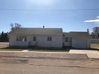 202 E 2nd St, Tripp, SD, 57301