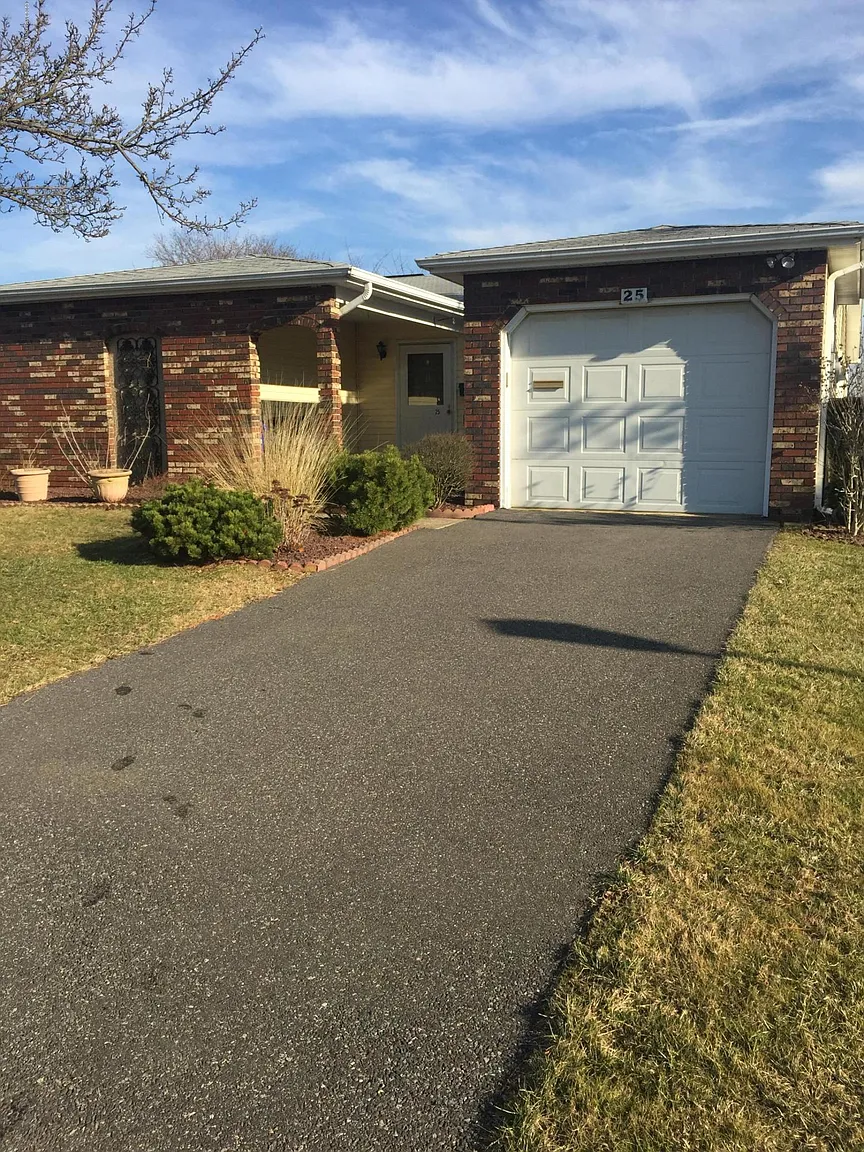 25 Lamb Rd photo 1