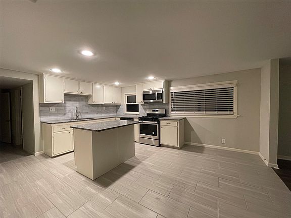 5th image of 611 Harrisdale Ave