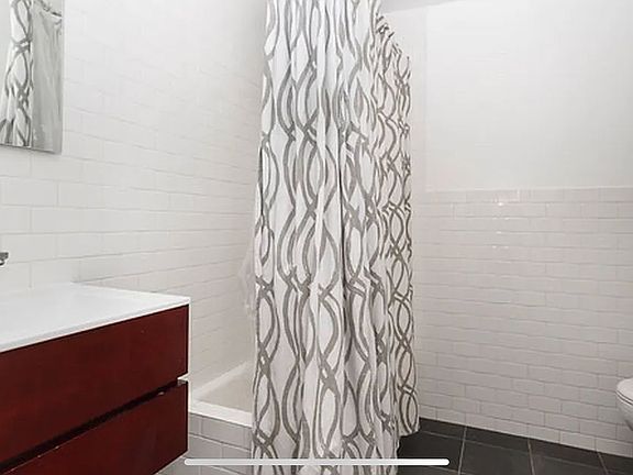 4th image of 179 Sullivan St APT 1F