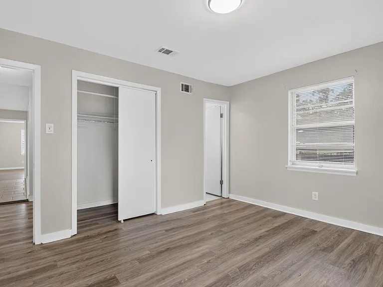822 N Hughes St — Photo 15