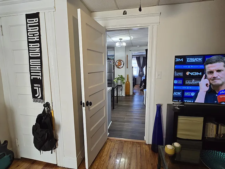 299 Maple St #3 — Photo 9