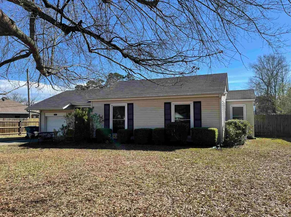 1207 W Sabine St, Carthage, TX 75633