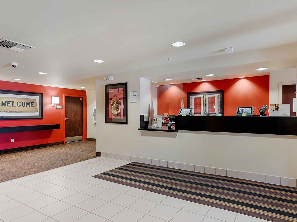 Lobby and Guest Check-in