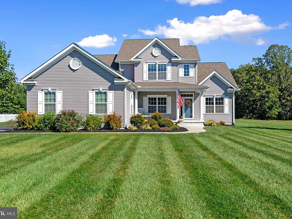 1st image of 16266 Edgewater Dr