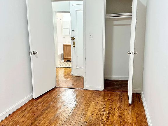 4th image of 230 E 75th St #2B