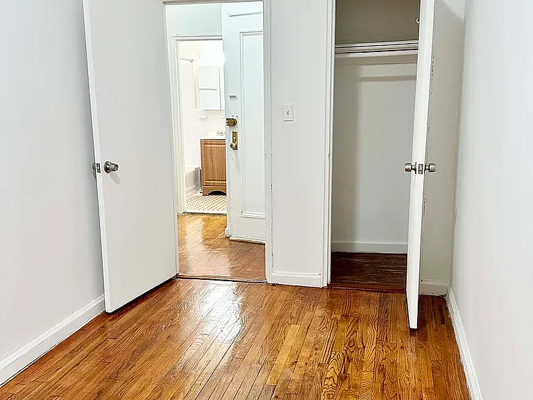 230 E 75th St #2B — Photo 4