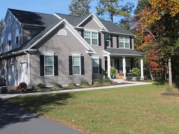 2nd image of 26 Gardenia Blvd