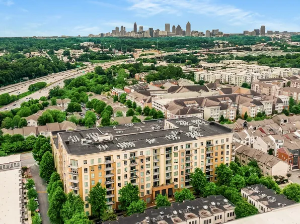 711 Cosmopolitan Dr #822, Atlanta, GA 30324