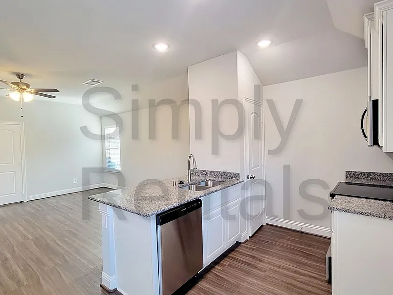 1417 Brindle Dr — Photo 7