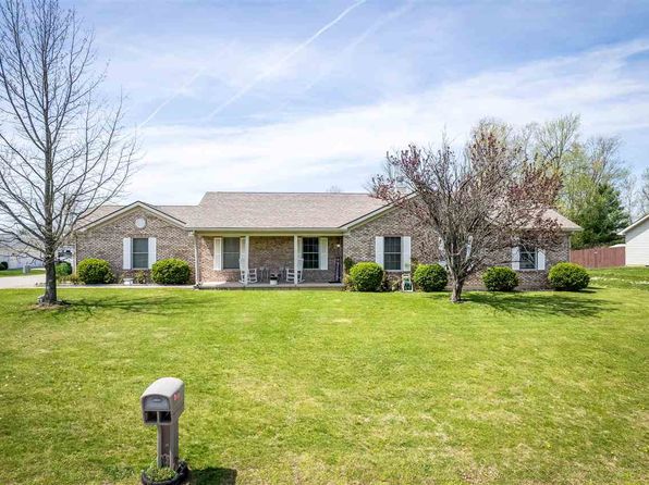 400 Winding Brook Dr, Centerville, IN 47330
