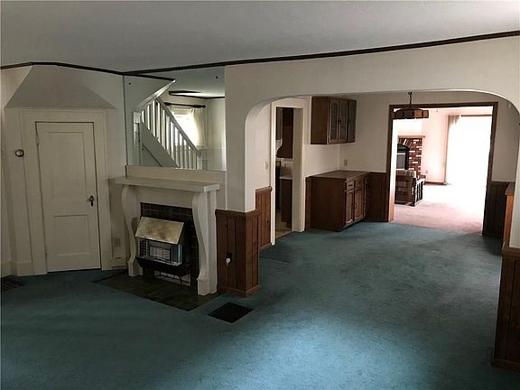 4th image of 2917 East Ave